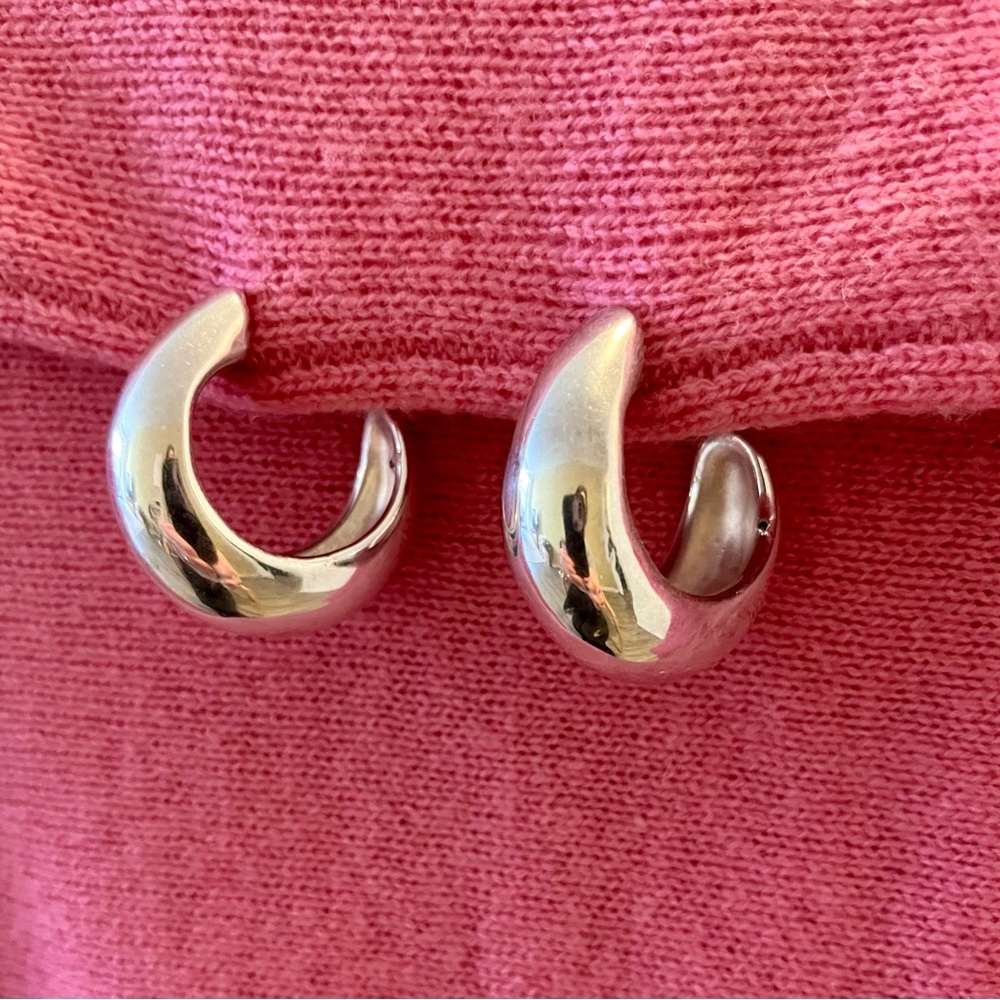 Tapered Silver Hoop Earrings - Picture 15 of 16